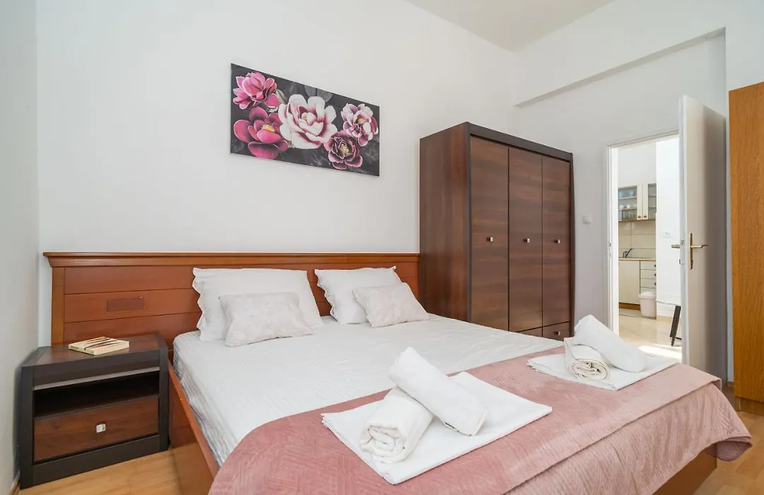 Апартаменты Kairos Holidays